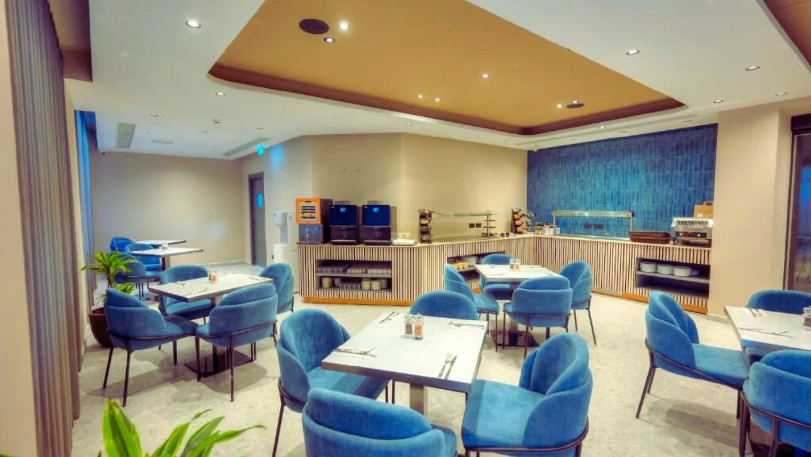 🏨 𝗔𝘀𝘁𝗲 𝗛𝗼𝘁𝗲𝗹 – 𝗦𝘁. 𝗝𝘂𝗹𝗶𝗮𝗻’𝘀