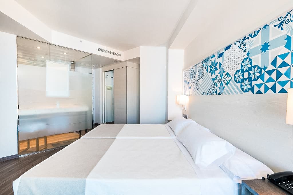 🏨 𝐏𝐨𝐫𝐭 𝐁𝐞𝐧𝐢𝐝𝐨𝐫𝐦 𝐇𝐨𝐭𝐞𝐥 & 𝐒𝐩𝐚 𝟒* 𝐒𝐮𝐩