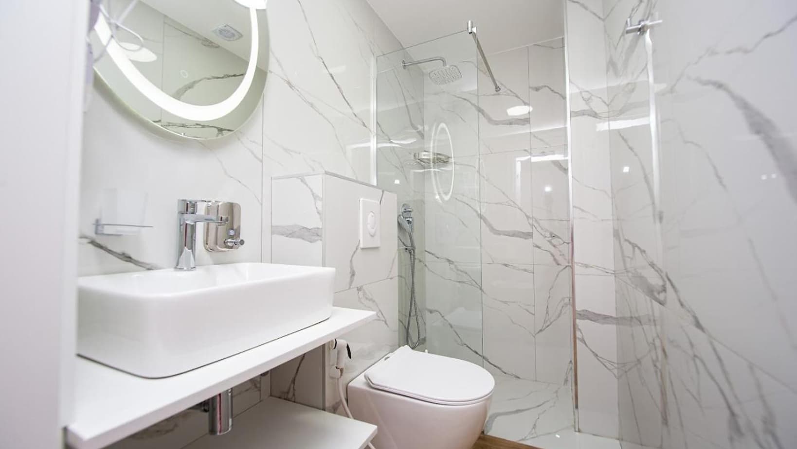 🏨 𝗔𝗽𝗮𝗿𝘁𝗺𝗲𝗻𝘁𝘀 𝗦𝗼𝗳𝗶𝗷𝗮